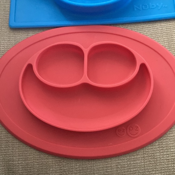 Nuby Blue Monkey Sure Grip Miracle Mat Baby Feeding Placemat 100% Silicone (2) - Picture 3 of 3